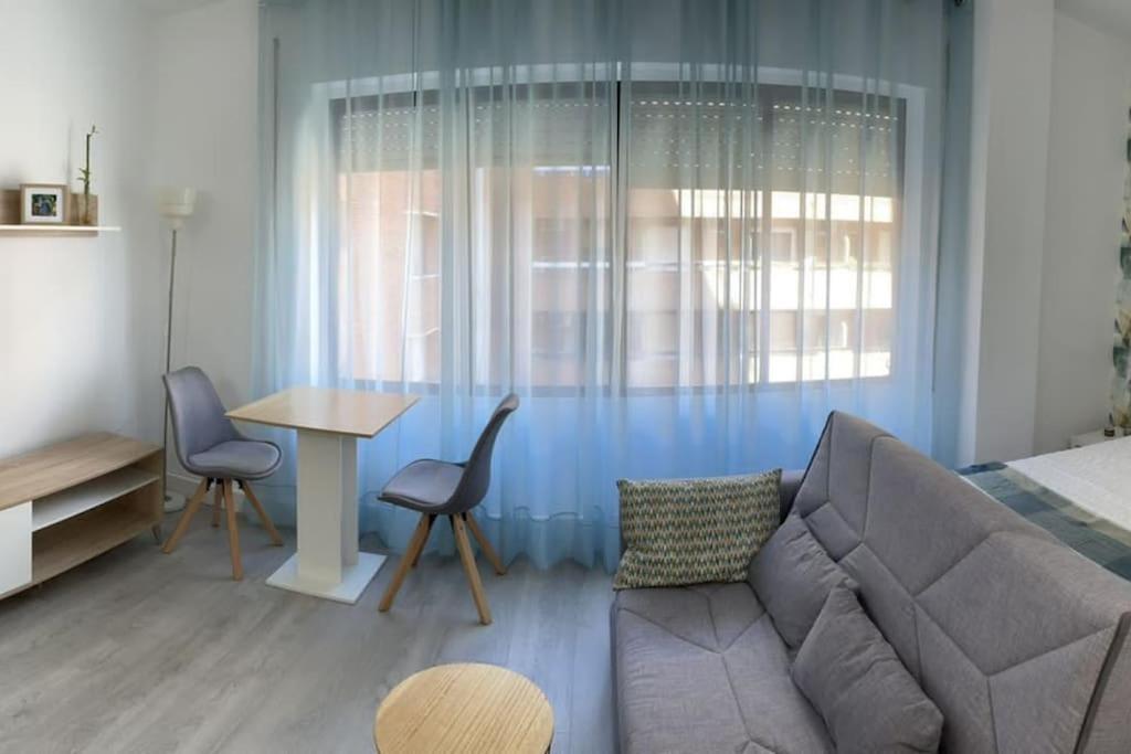 Oasis Plus إشبيلية المظهر الخارجي الصورة